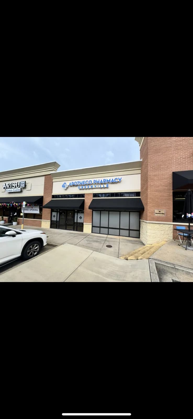 Multi-tenant commercial retail center exterior